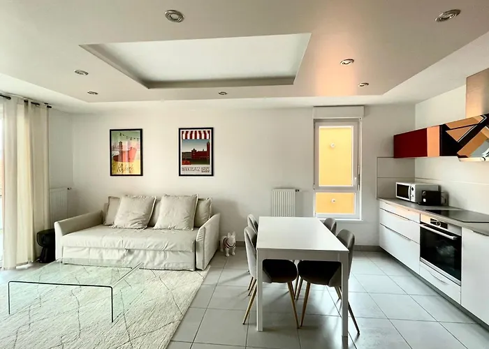A Few Steps From Basel With Balcony And Free Private Parking